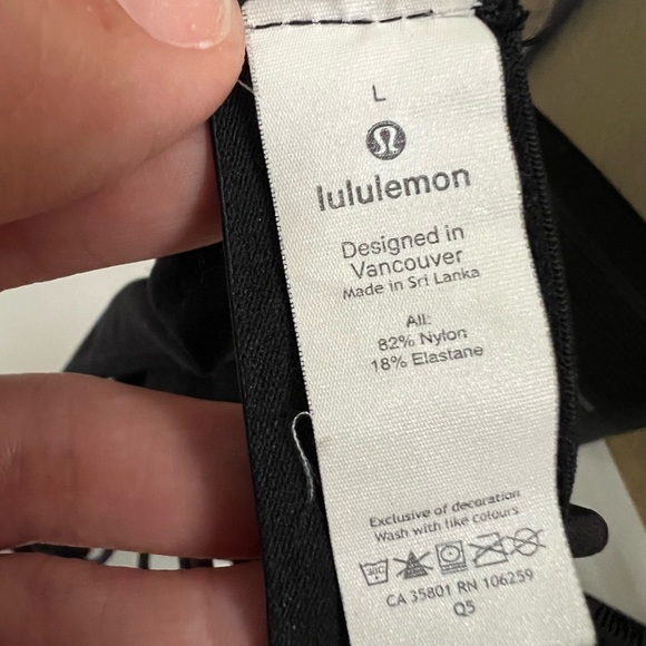 Lululemon 🍋  A Little Bit Closer Bralette Size Large - Picture 10 of 10